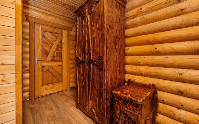 House Izbushka (Zhiloj dom)