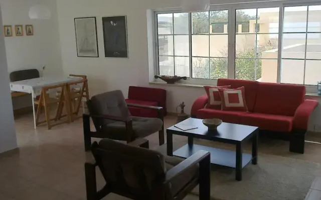 GavanRomi Desert Home