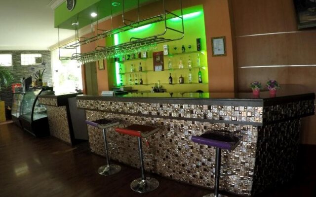 Je Meridien Hotel
