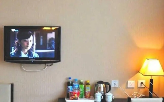 Dalian Yijia Business Hotel