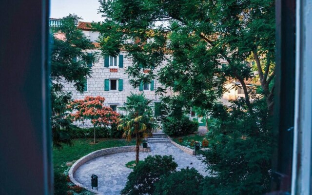 Immaculate 3-bed Apartment in Split