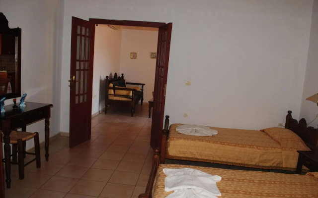 Skandalis Traditional Suites