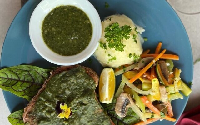 Alisson Hotel & Restaurant
