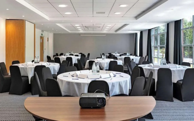 Holiday Inn Express Leigh - Sports Village