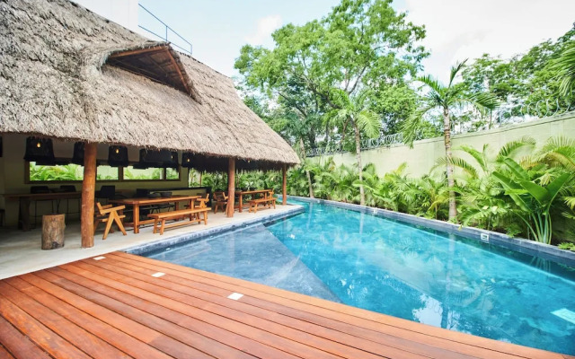 Luxury Penthouse in Aldea Zama, private pool and rooftop, 24 7 security in a gated community