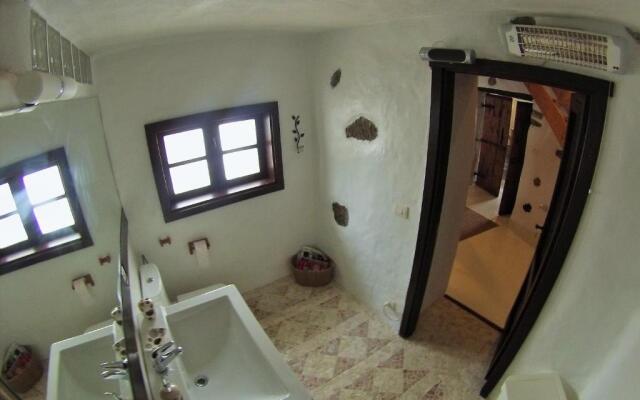 Luana House
