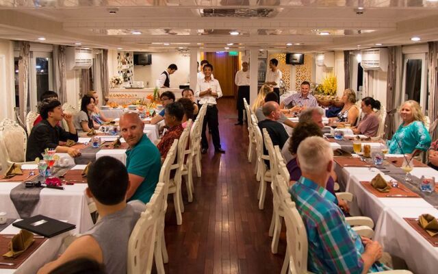 Signature Halong Cruise