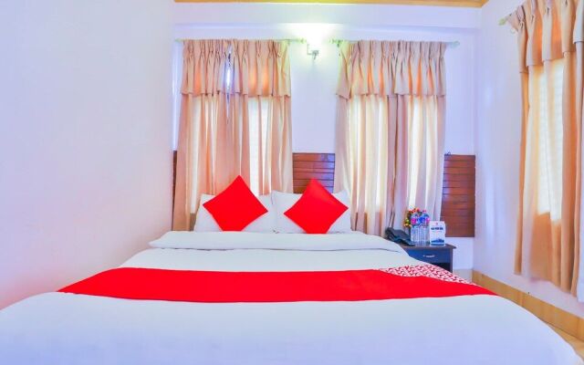 Oyo 647 Hotel Alpine Villa