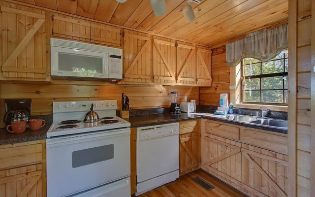 A Stellar 2bed 2bath Minutes to Parkway