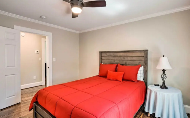 Ideally Located 'penne Place' w/ Deck & Grill