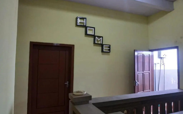 Oyo 90097 Homestay Sinta Ndani Putri