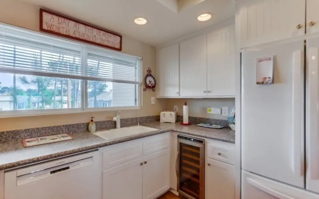 Work-Friendly Oceanfront Condo with Pool and Spa Access SURF25 by RedAwning