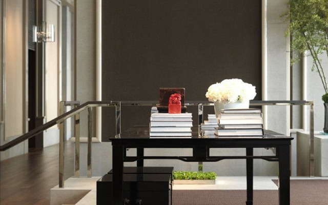 Time ONE International Apartment (Shenzhen Huaqiangbei Branch)