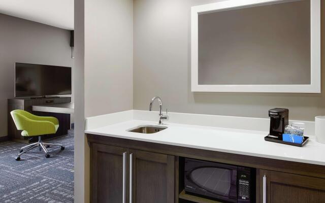 Hampton Inn & Suites Chicago Waukegan