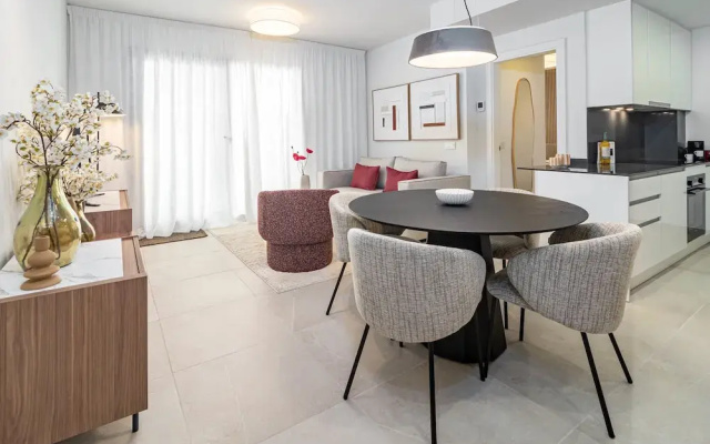 Le2c- Modern, New-build Apartment near the beach