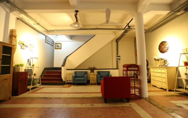 1m Hotel