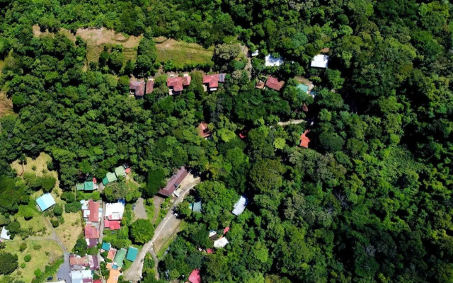 Toucan Villa Family Home w Private Pool Garden AC