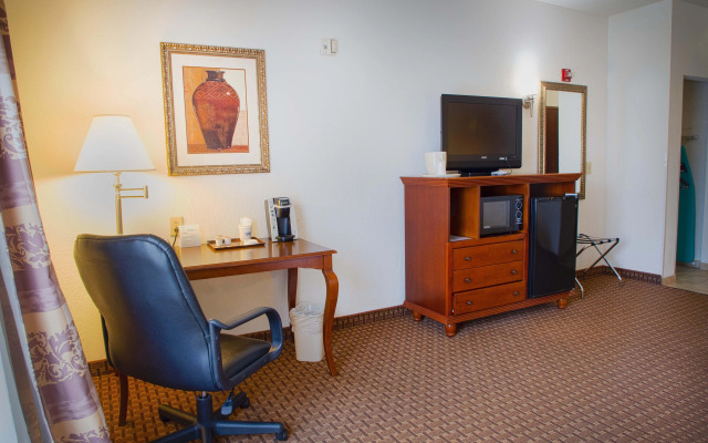 Holiday Inn Express & Suites Center by IHG