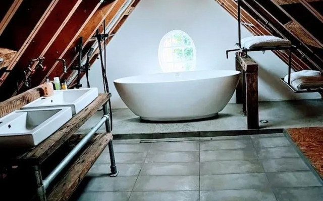 Remarkable 7-bed House in London