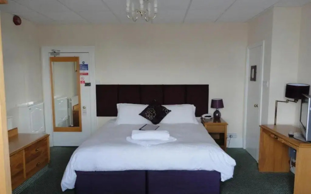 Albert and Victoria Hotel