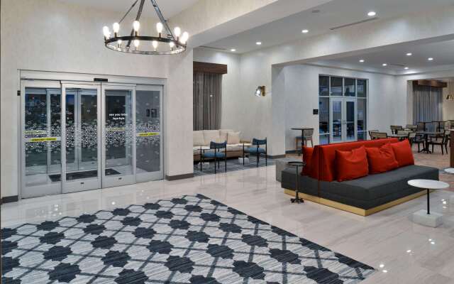 Hampton Inn & Suites Greensboro Downtown