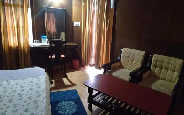 Hotel Himshikhar Joshimath