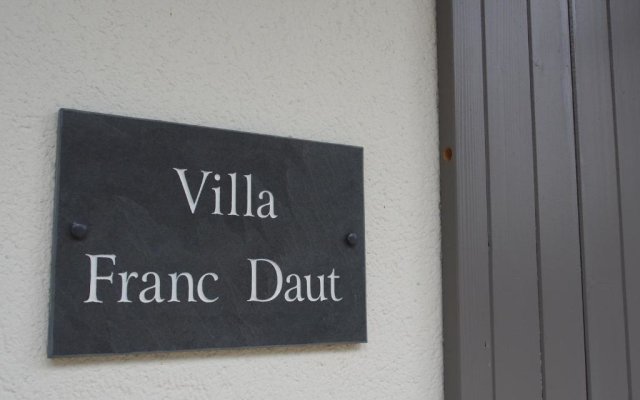 La Villa a Chateau Franc-Daut Sleeps 6
