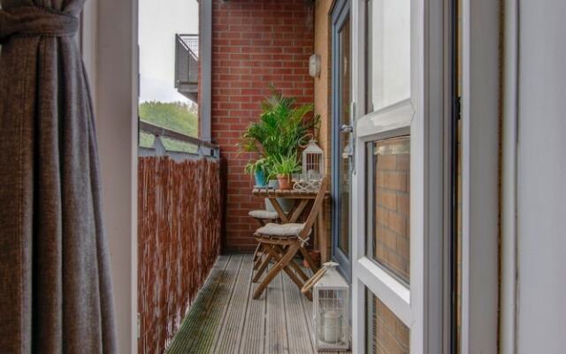 Bright, Spacious 2BR Ancoats Apt for 4 W/balcony