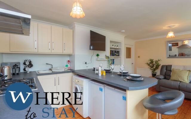 Lovely Apartment by the Hillwood Park-free Parking