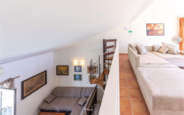 Awesome Home in Okrug Donji With 3 Bedrooms and Wifi