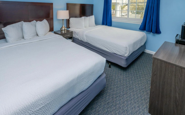 Commander Beach House Hotel