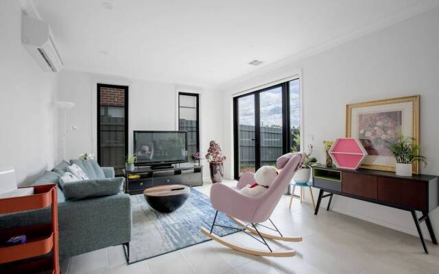 Captivating Large 4br@narre Warren
