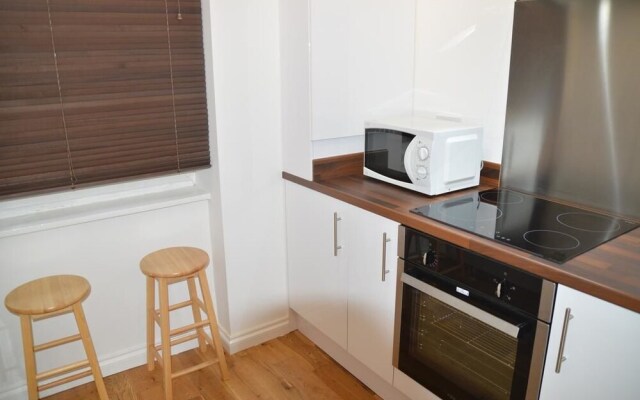 London Borough Station Apartment