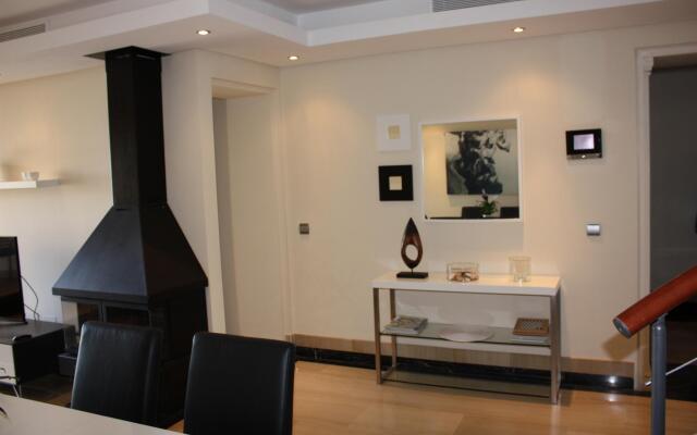 116 - Penthouse with Private Pool near beach