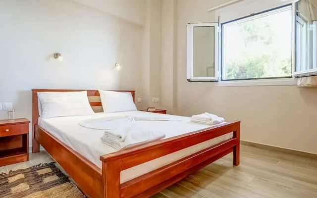 Seaview Studio, 3 Pers Panoramic Seaview in Beautiful Setting, West From Chania
