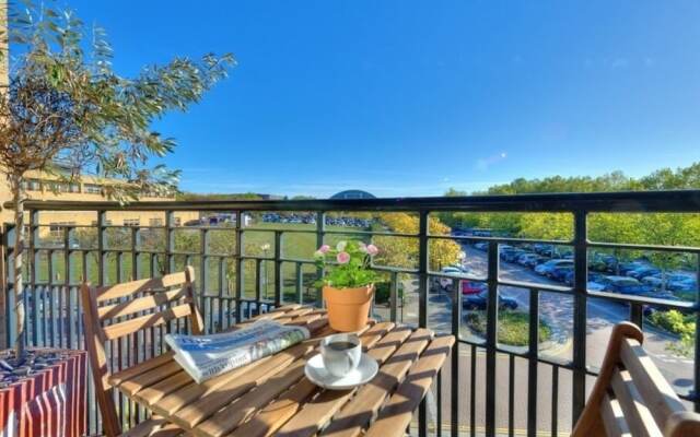Xscape View Apartment With Balcony