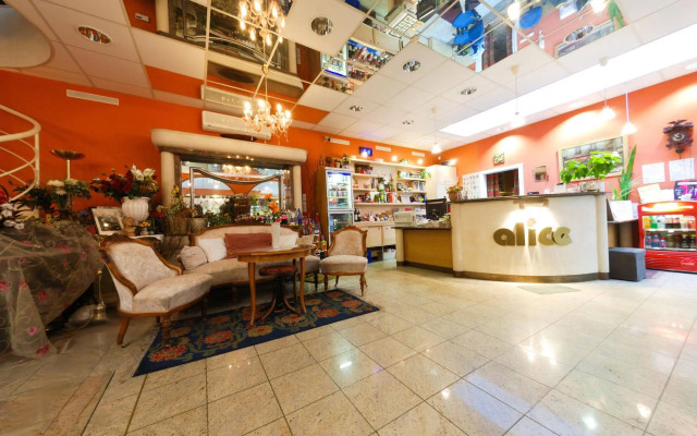 Alice Apartment House