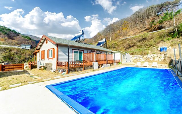 Gyeongju the One Pension - Red