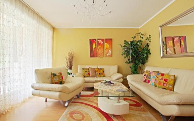 Id 4615 | Private Apartment