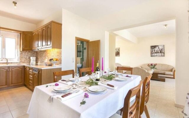 White Pearl Villa Gennadi
