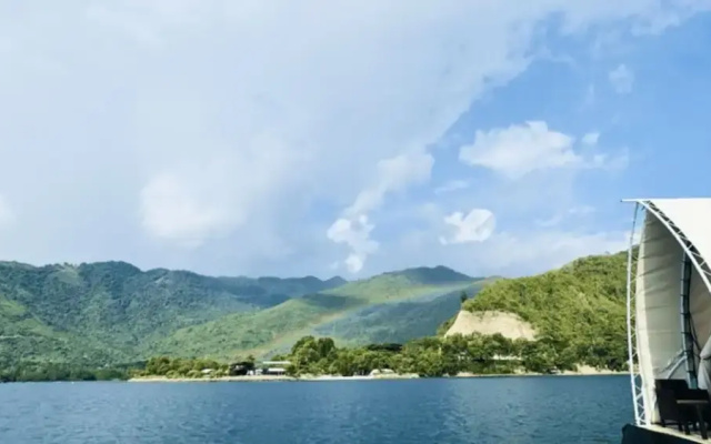 Floating Home in Reef Resort 3