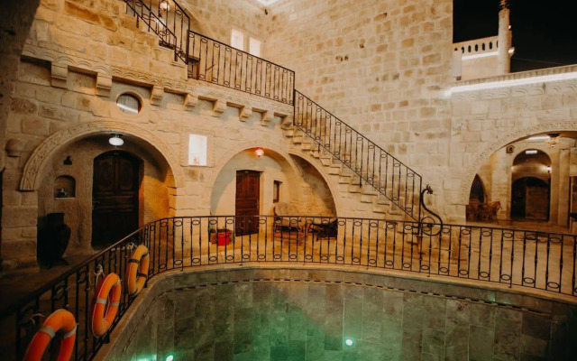 Royal Cave Hotel