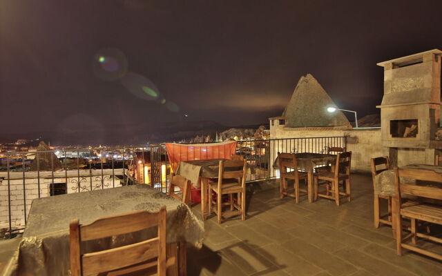 Charming Cave Hotel