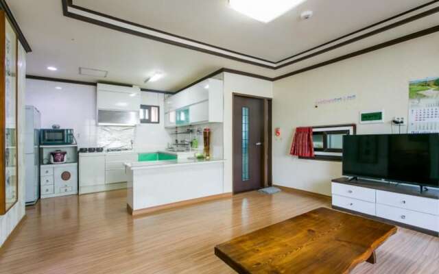 Muju Rainbow Pension