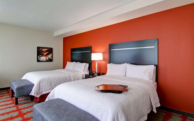 Hampton Inn & Suites Cincinnati-Downtown