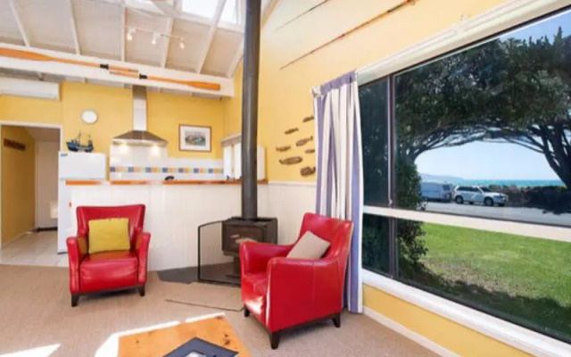 Apollo Bay By The Beach