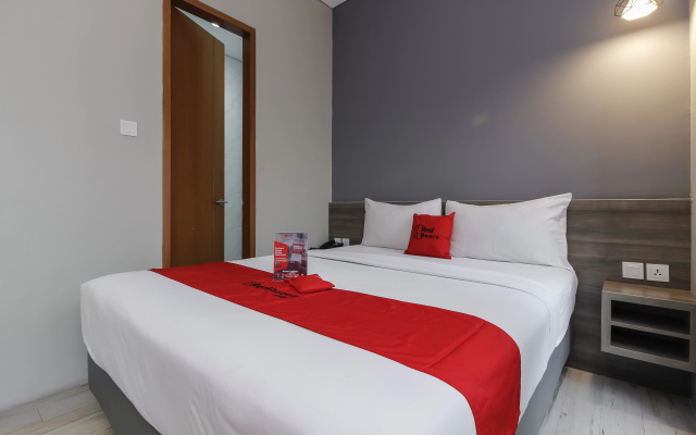 RedDoorz Plus near Tebet