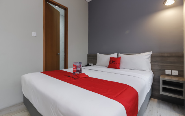 RedDoorz Plus near Tebet