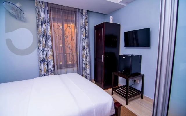 Bax Hotel