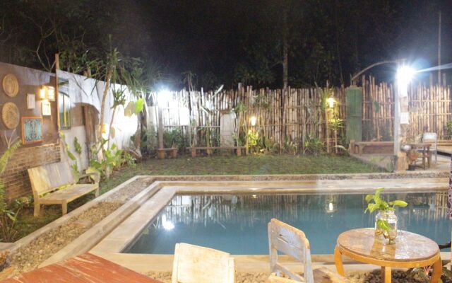 Omah Kulon Cabins and Pool
